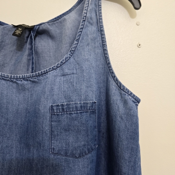 JESSICA SIMPSON Medium Sleeveless Denim Split Back Scoop Neck Pocket Tank - Picture 6 of 11